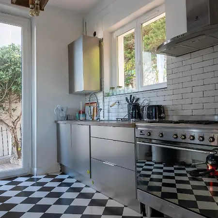 Beautiful W/ Ac - Close To Exhibition & Beach קאן