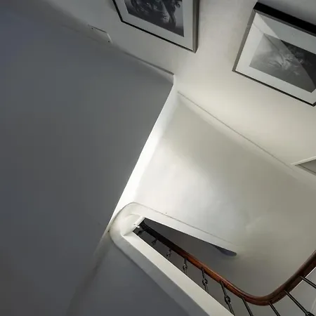 Beautiful W/ Ac - Close To Exhibition & Beach