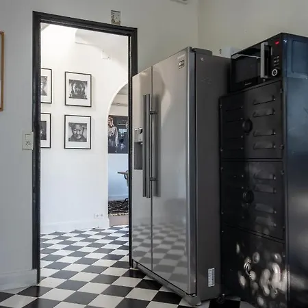 Dom wakacyjny Beautiful W/ Ac - Close To Exhibition & Beach Cannes