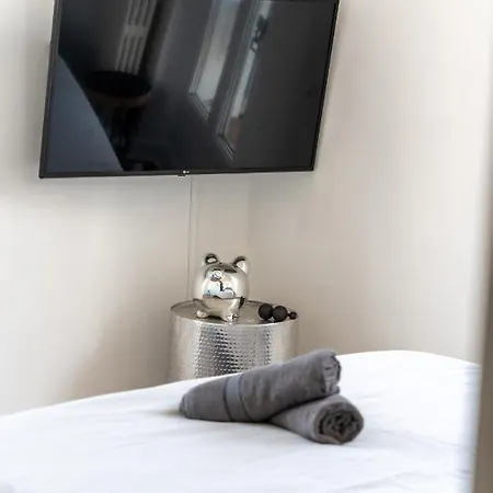 Beautiful W/ Ac - Close To Exhibition & Beach