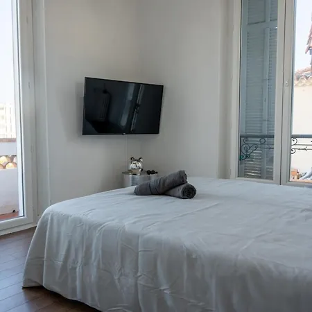 Beautiful W/ Ac - Close To Exhibition & Beach *